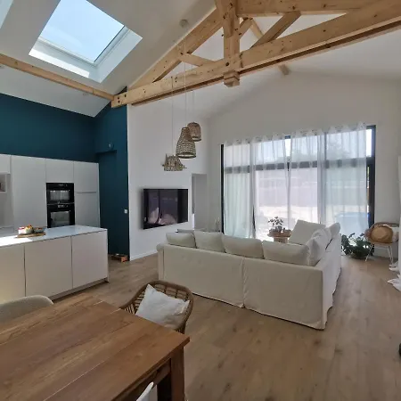 Des Oyats Villa *
